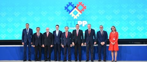 Factorii de decizie din domeniul tehnologiei se reunesc să discute despre viitorul digital