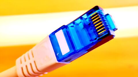 În 2022, viteza medie de încărcare a internetului fix a crescut cu peste 50% față de 2021