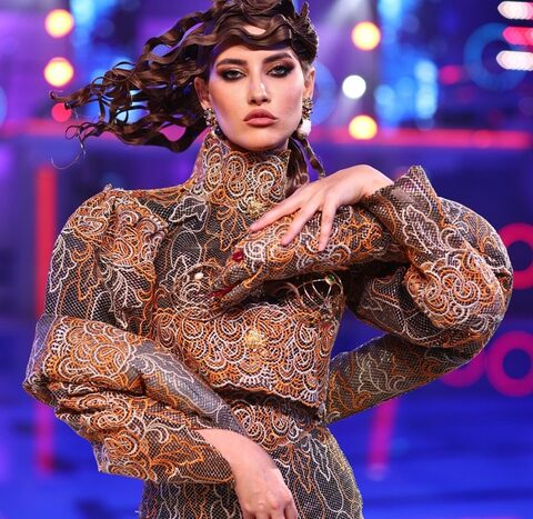 Iulia Albu impresionează la „Splash! Vedete la Apă” cu ținute extravagante